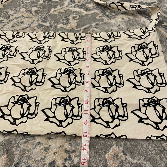 Floral Freda Salvador  Patterned Shoulder Bag - Picture 2 of 4